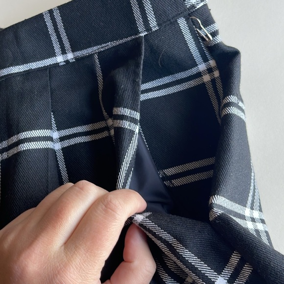 Forever 21 Pleat Front Black & White Plaid Pants - Picture 4 of 10